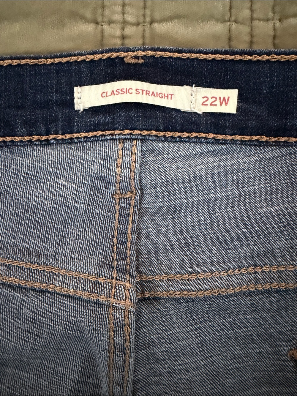 Levi's Indigo Blue Jeans with Red Tab - Picture 4 of 5